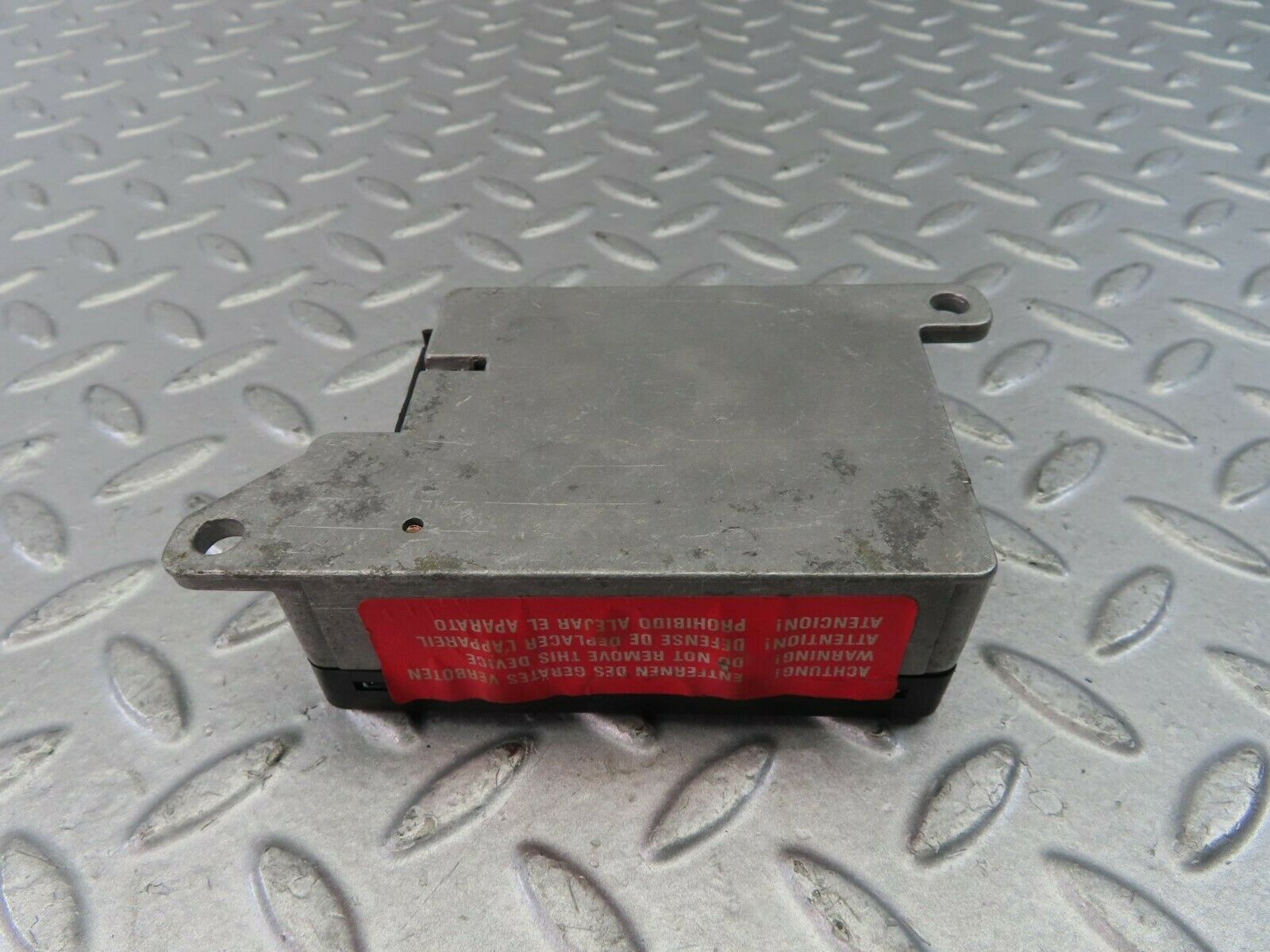 9302 Mercedes-Benz C124 300CE Coupe Crash Sensor Bosch 0038200610