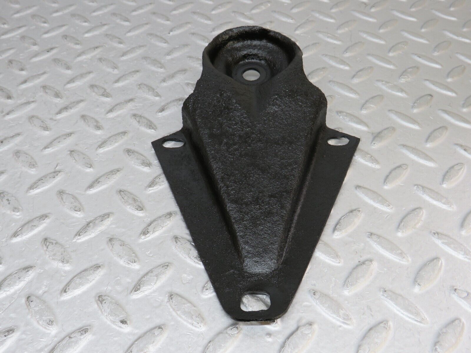 35786 Mercedes-Benz W108 Rear Suspension Axle Mounting Bracket