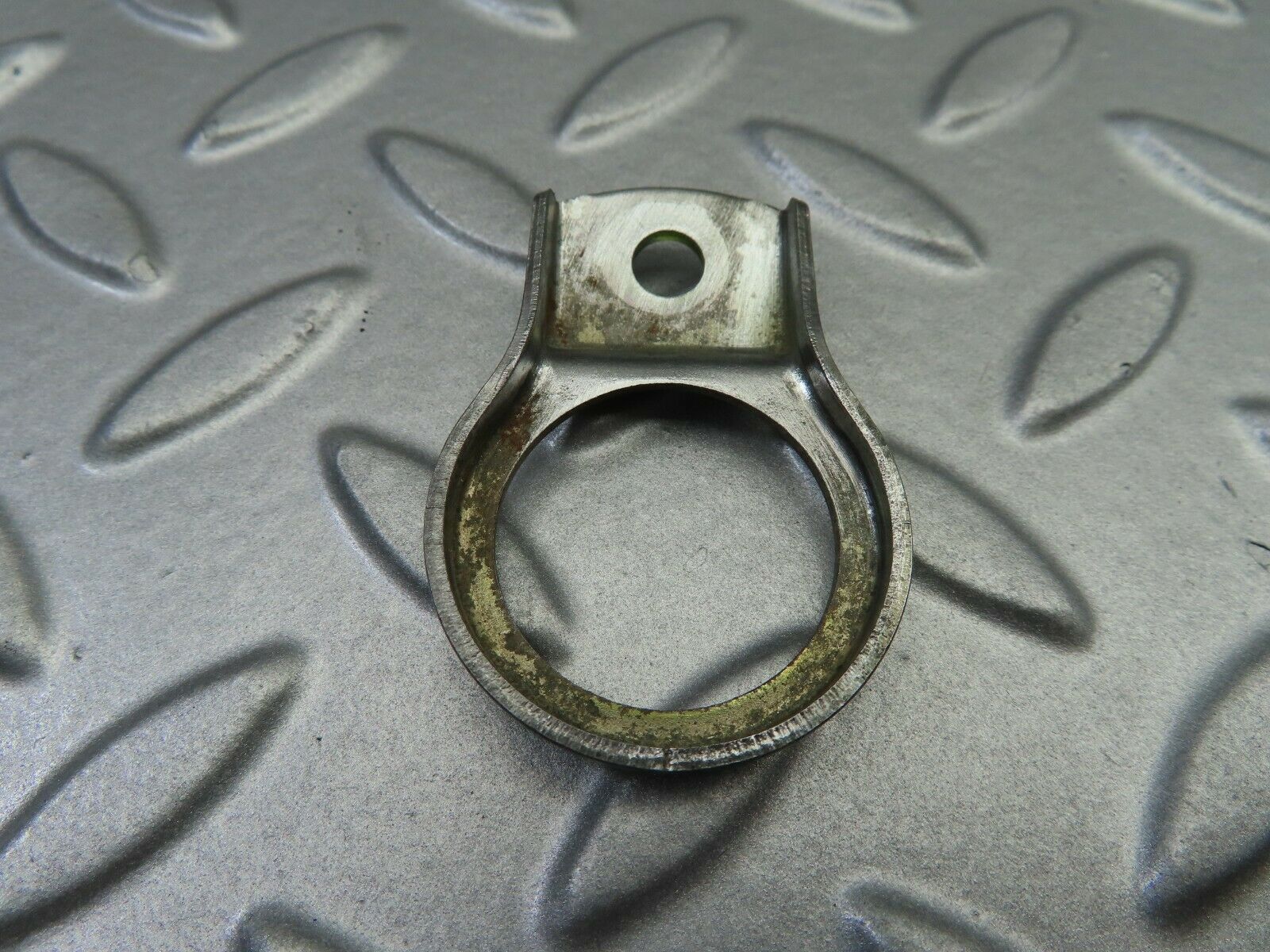 7098 Mercedes-Benz C107 350SLC Coupe Fuel Injector Bracket