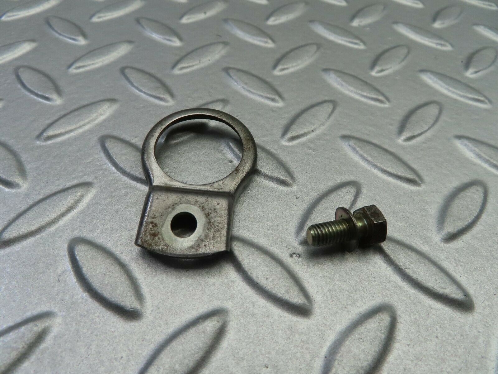 7096 Mercedes-Benz C107 350SLC Coupe Fuel Injector Bracket