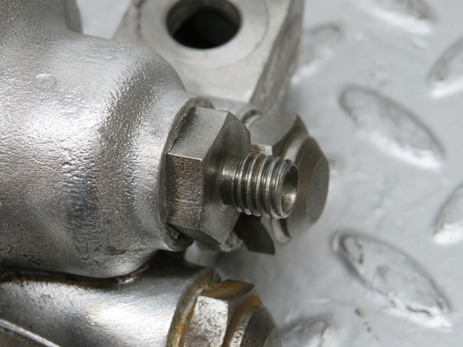 0252 Mercedes-Benz W120 Ponton Oil Filter Housing Knecht F098