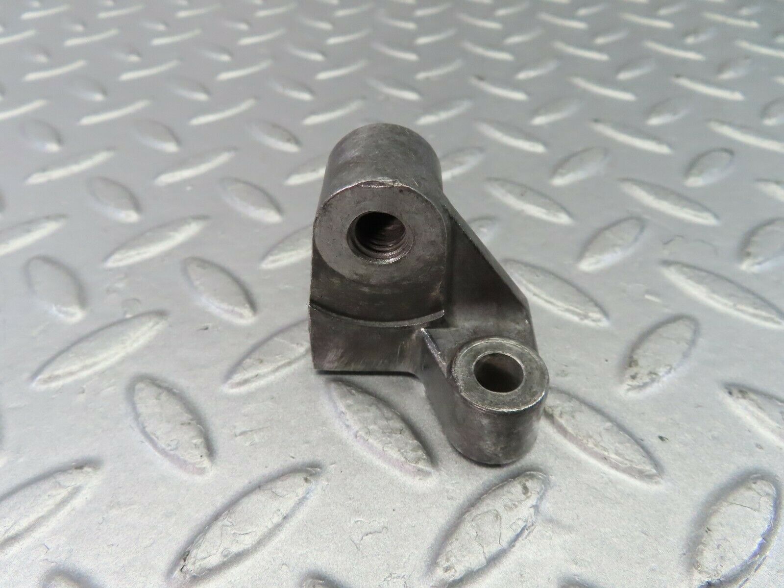 9208 Mercedes-Benz W124 Engine Bracket 1021550735