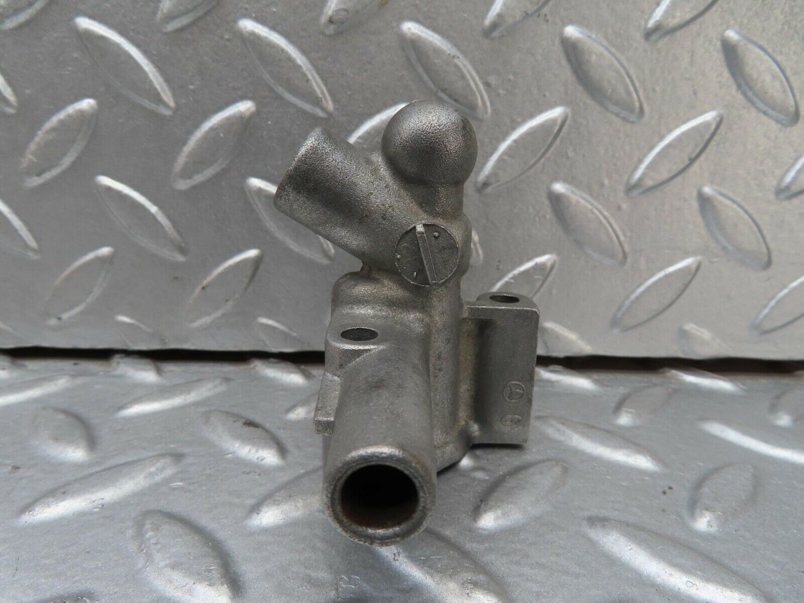 15324 Mercedes-Benz W123 230E Idle Control Valve 1020940512