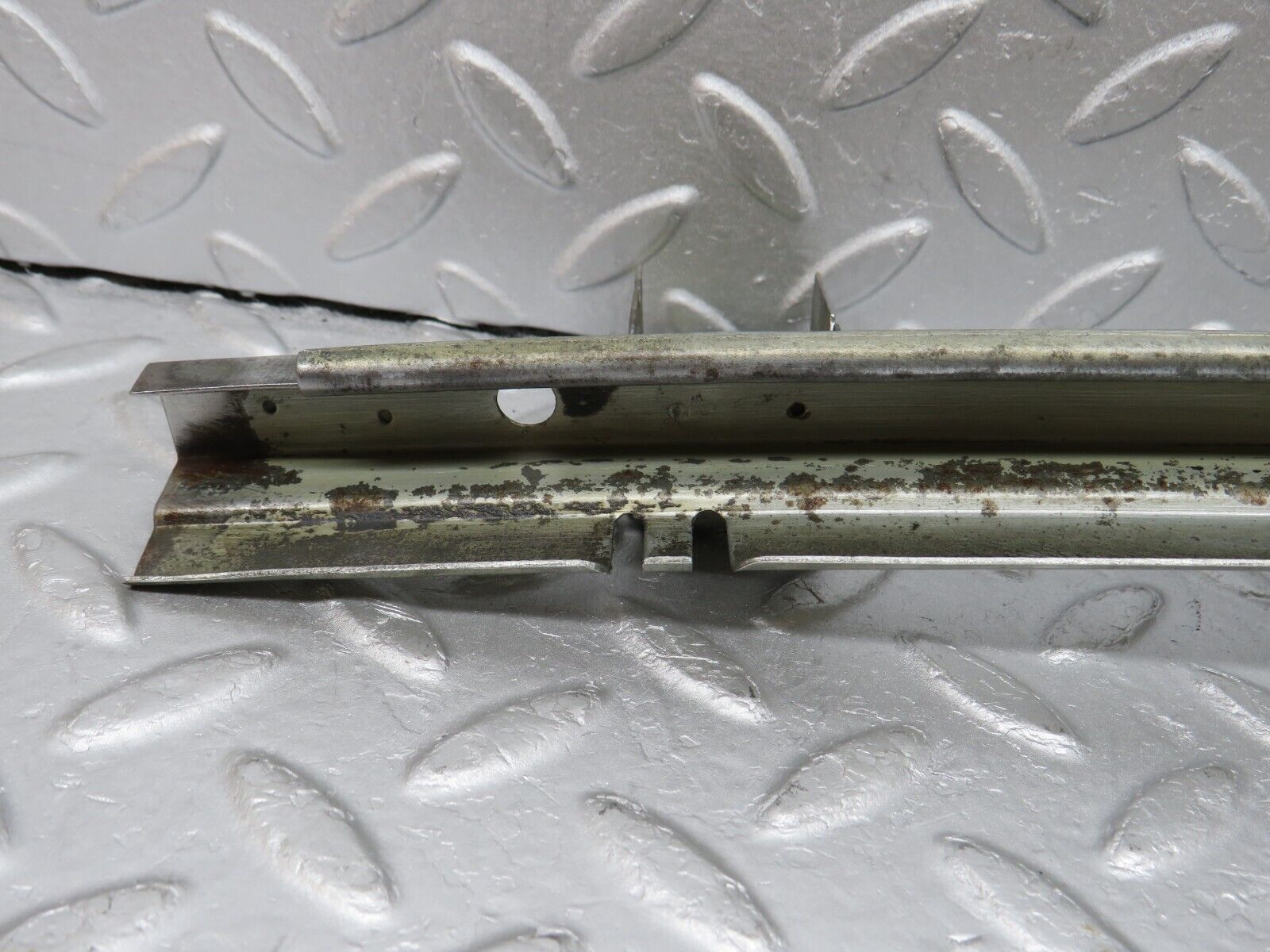 35861 Mercedes-Benz W108 Front Right Door Window Channel