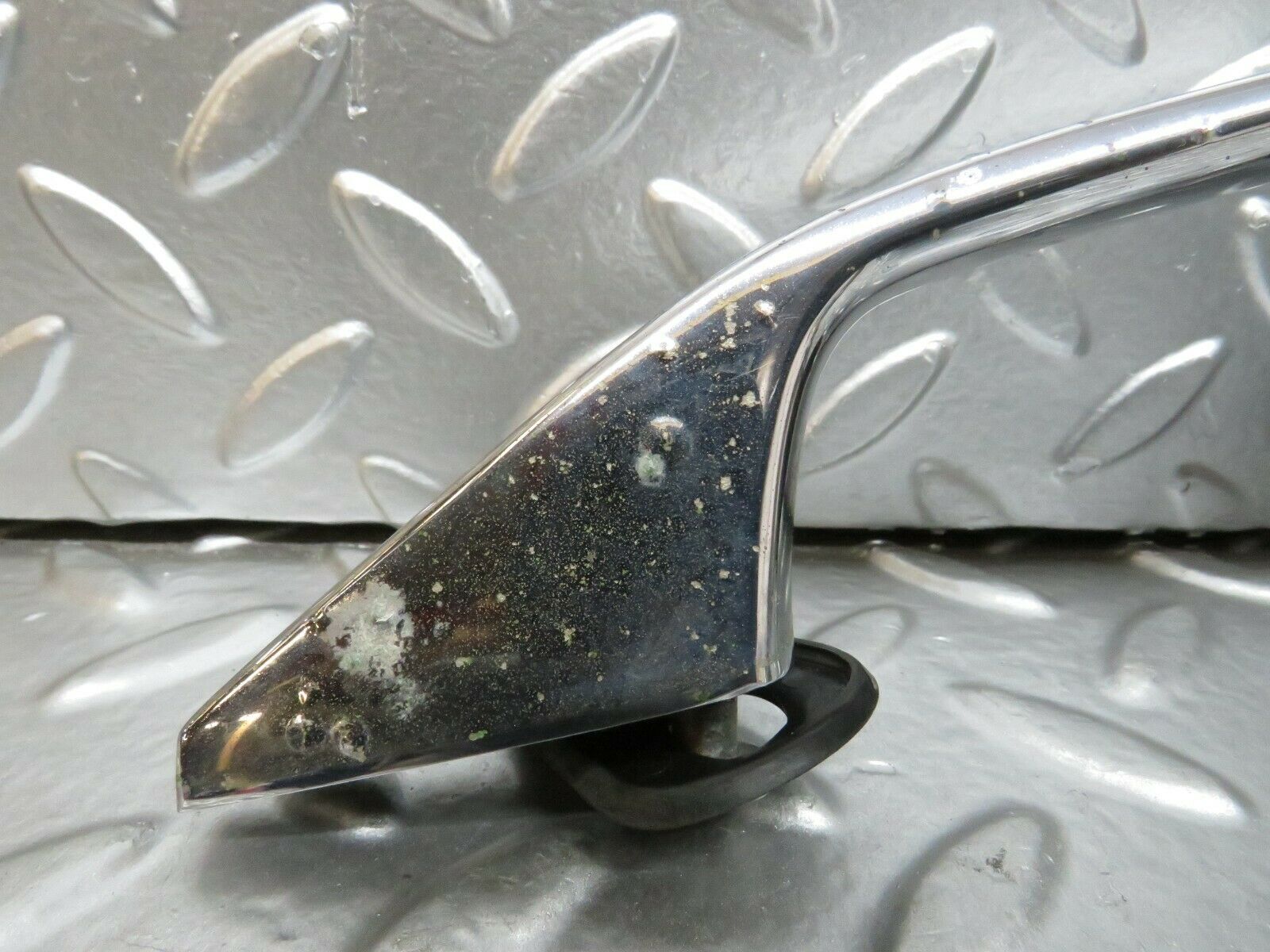 23714 Mercedes-Benz W114 280E Exterior Door Handle Front Right Key 1157600601