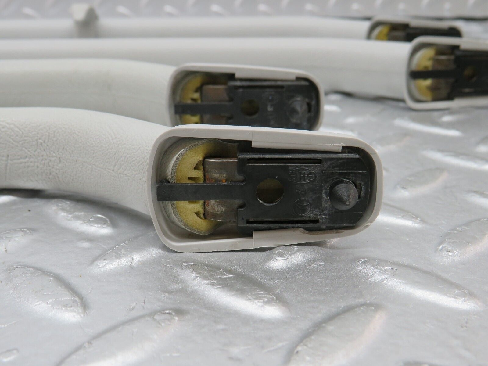 36061 Mercedes-Benz W126 420SE Interior Roof Grab Handle Set Grey