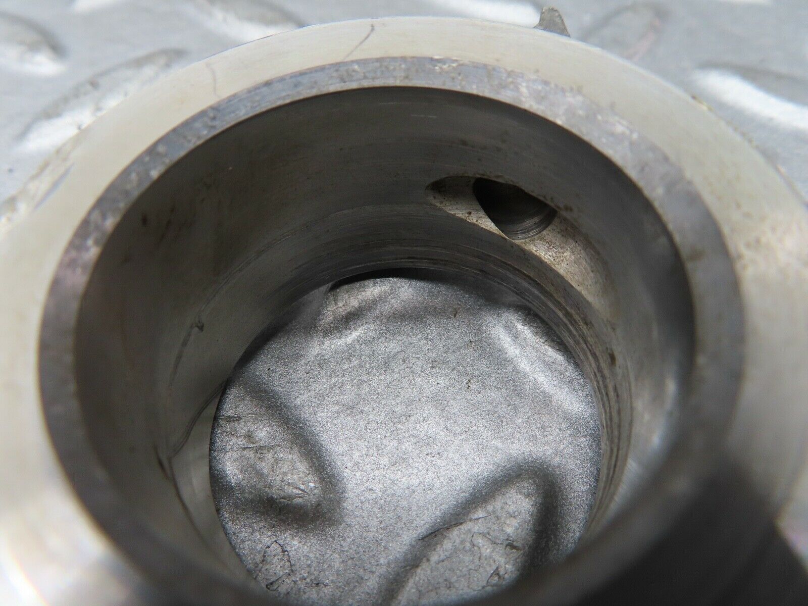 17721 Mercedes-Benz W116 450SEL Camshaft Tower Bearing 1160513310