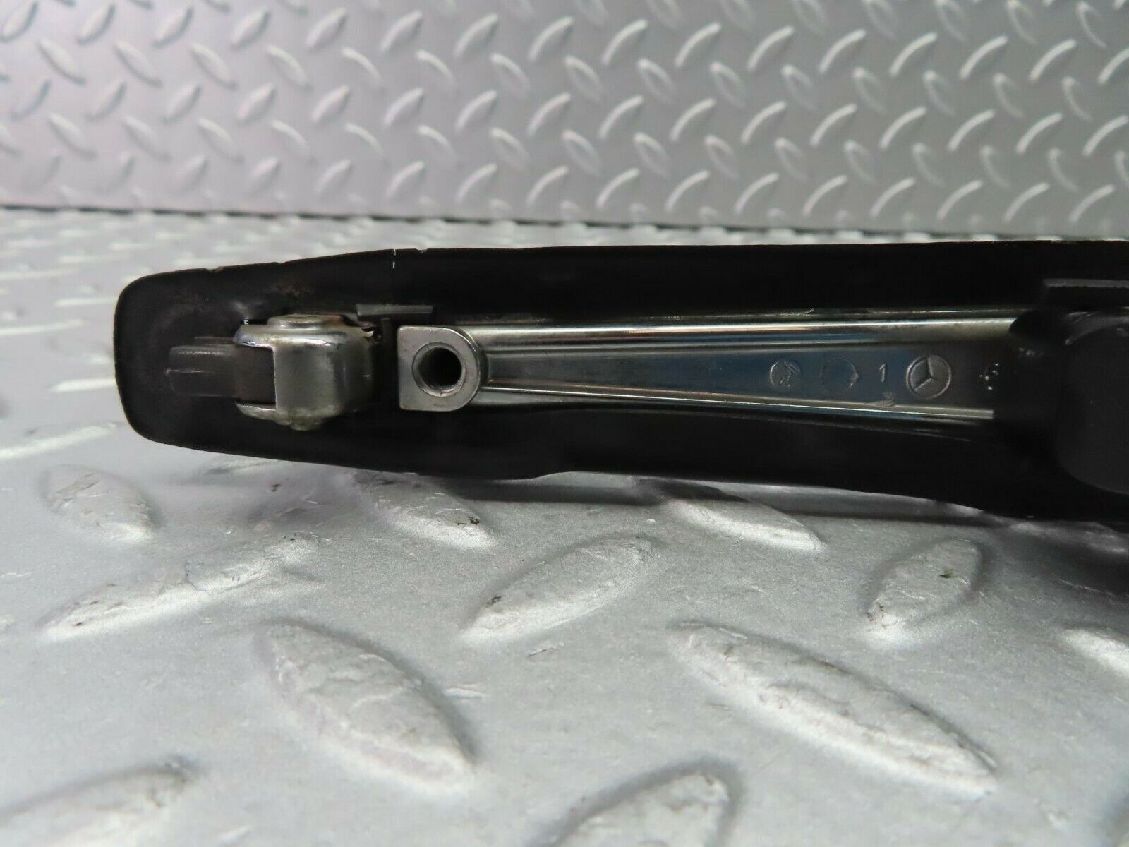 9912 Mercedes-Benz C123 230CE Coupe Front Right Door Handle No Key