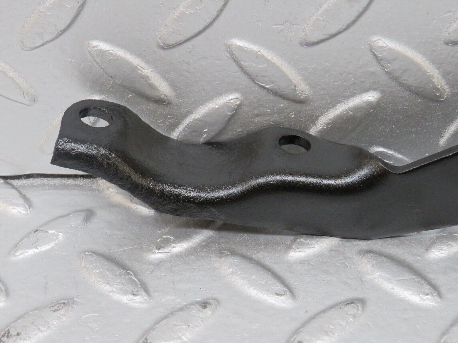 36135 Mercedes-Benz W126 420SE Exhaust Bracket