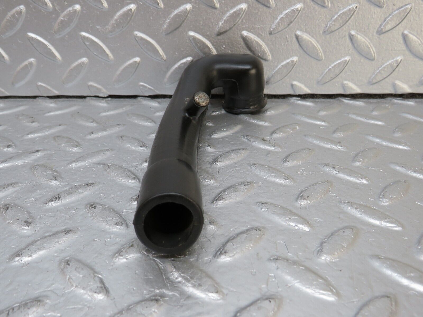 34453 Mercedes-Benz C126 380SEC Coupe Crankcase Breather Hose 1160940791