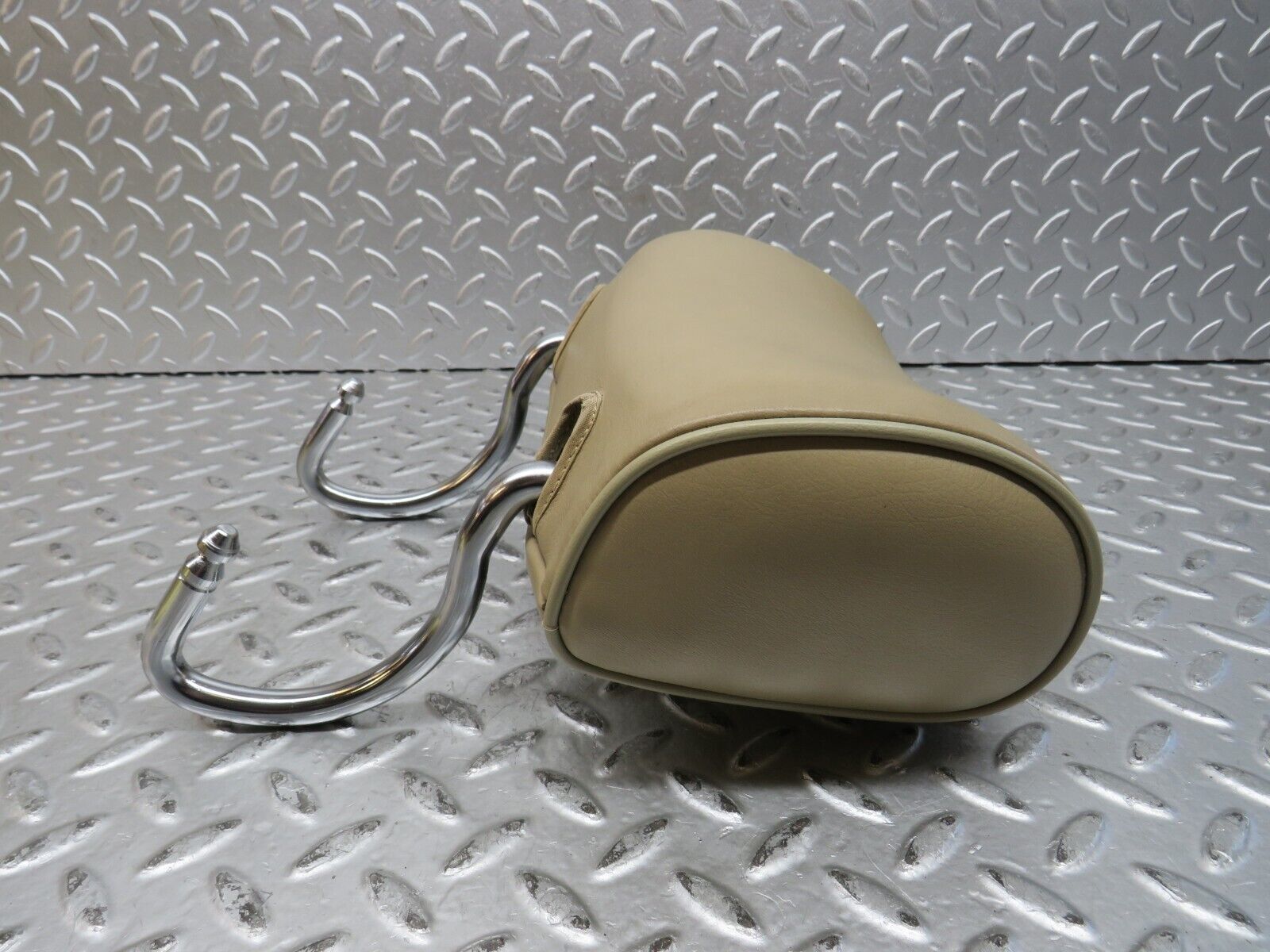 28937 Mercedes-Benz C124 320CE Coupe Rear Headrest Beige