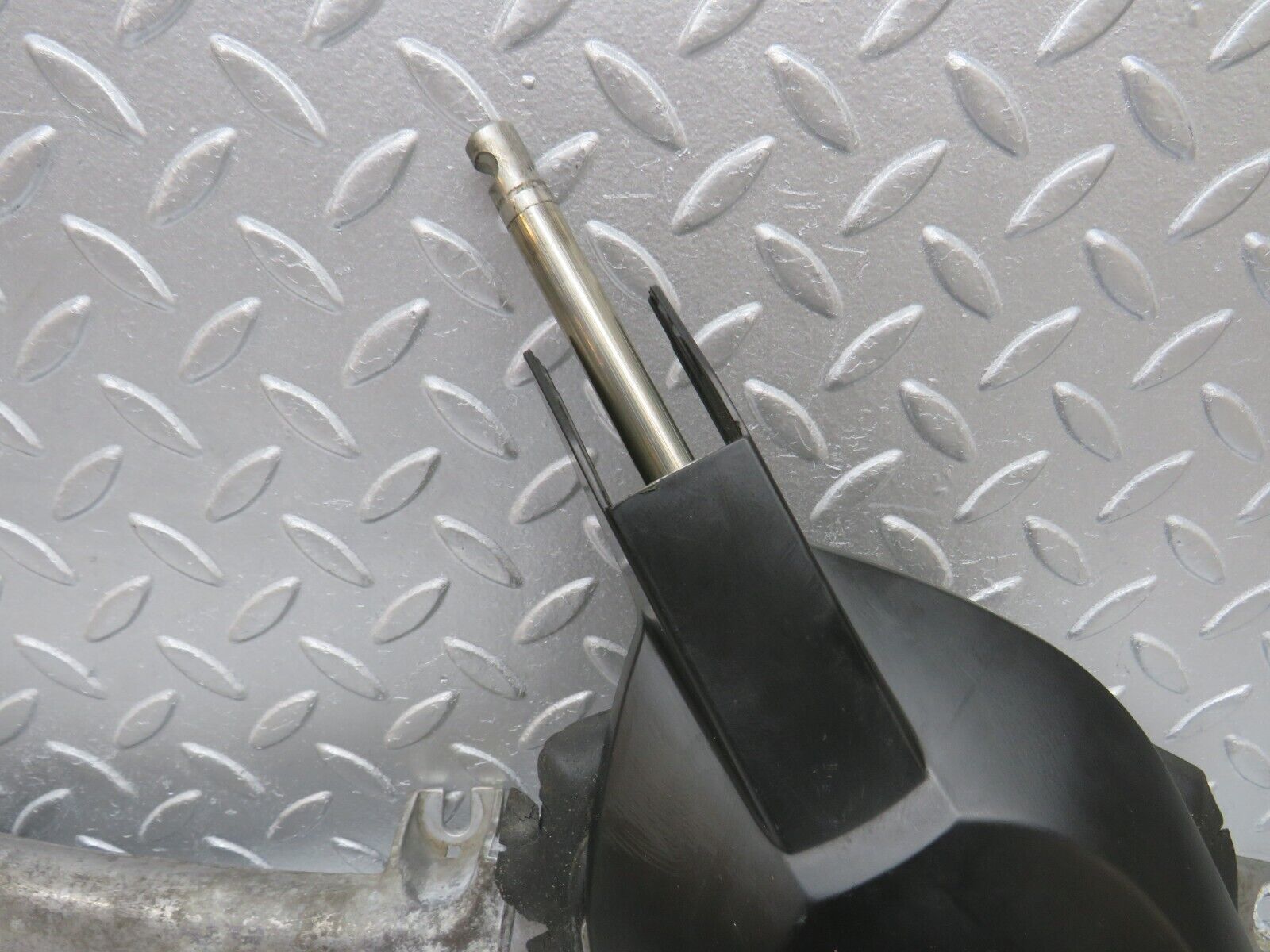 34836 Mercedes-Benz W210 320E Windscreen Wiper Mechanism Linkage 2108201642