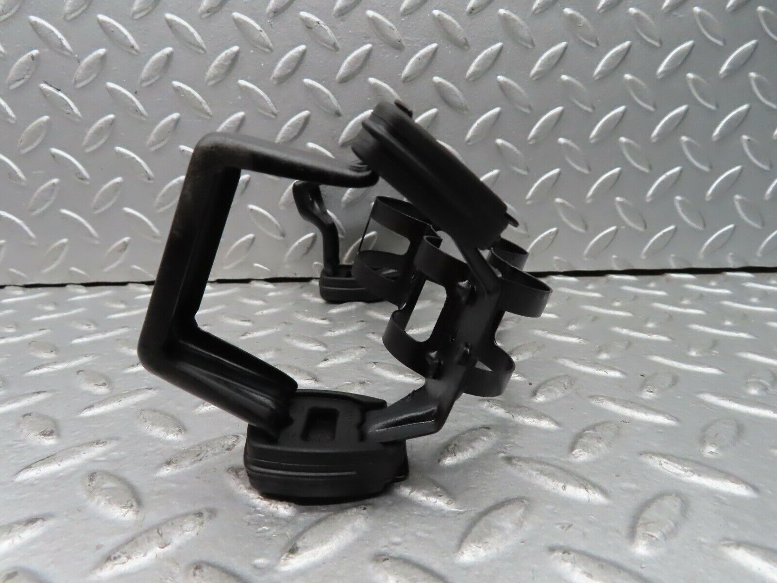 19409 Mercedes-Benz C140 CL420 Coupe Fuel Pump Fuel Filter Bracket