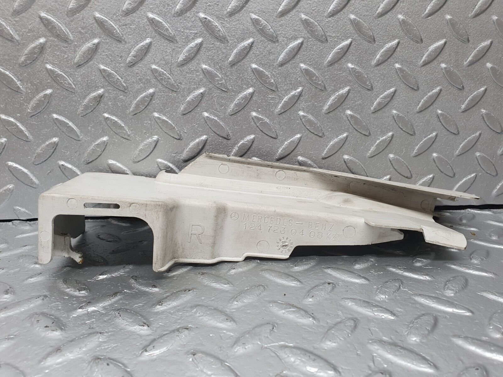 41396 Mercedes-Benz W124 200E Front Door Lock Cover 2x 1247230408 1247230308