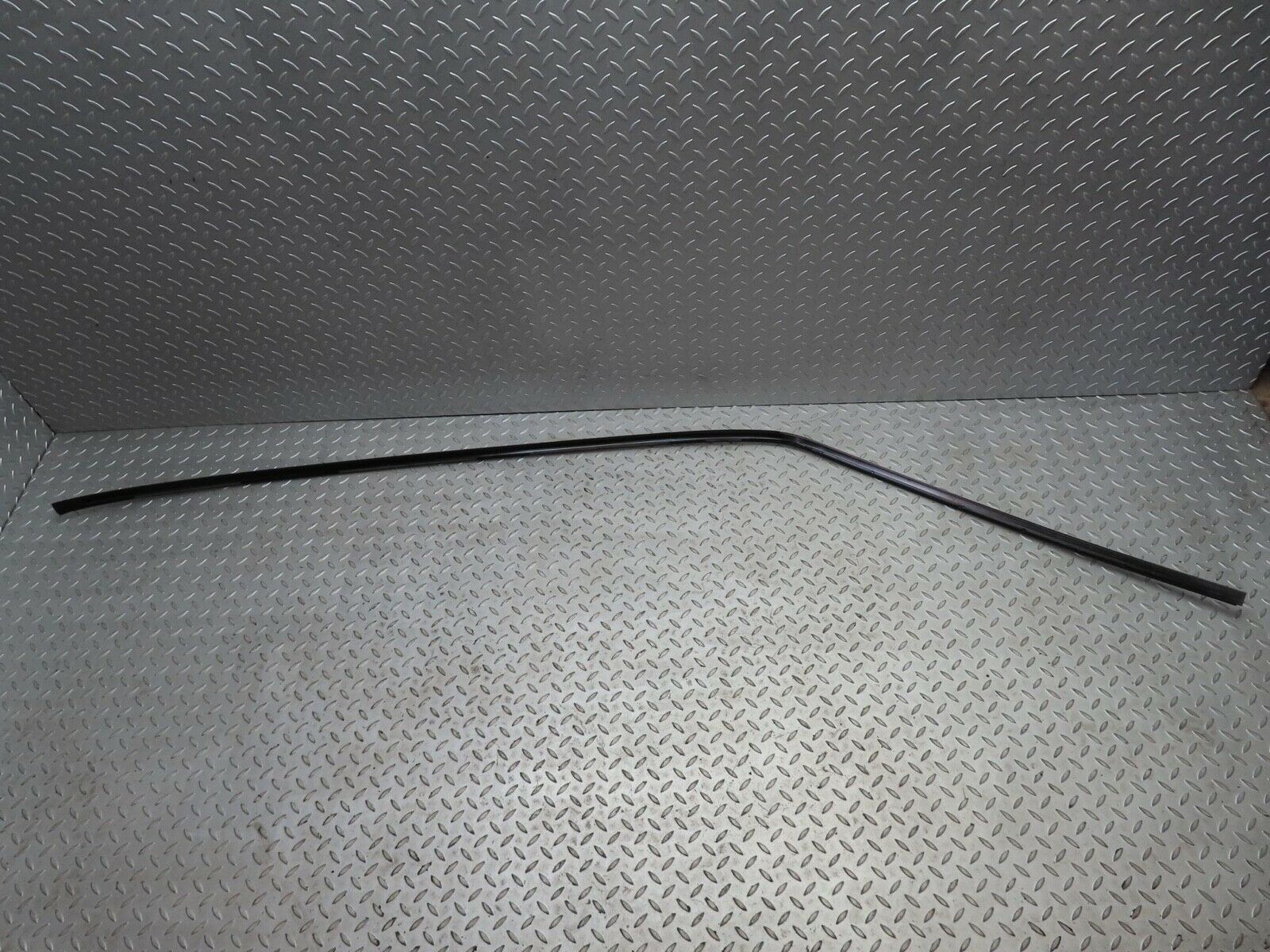 16509 Mercedes-Benz W124 260E Roof Chrome Left Side