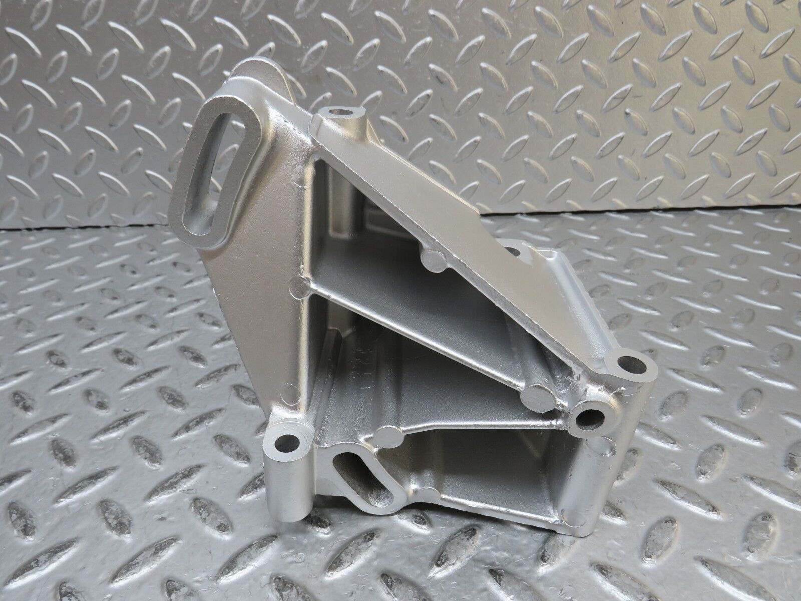 28709 Mercedes-Benz W123 230E Power Steering Pump Bracket 1234660241