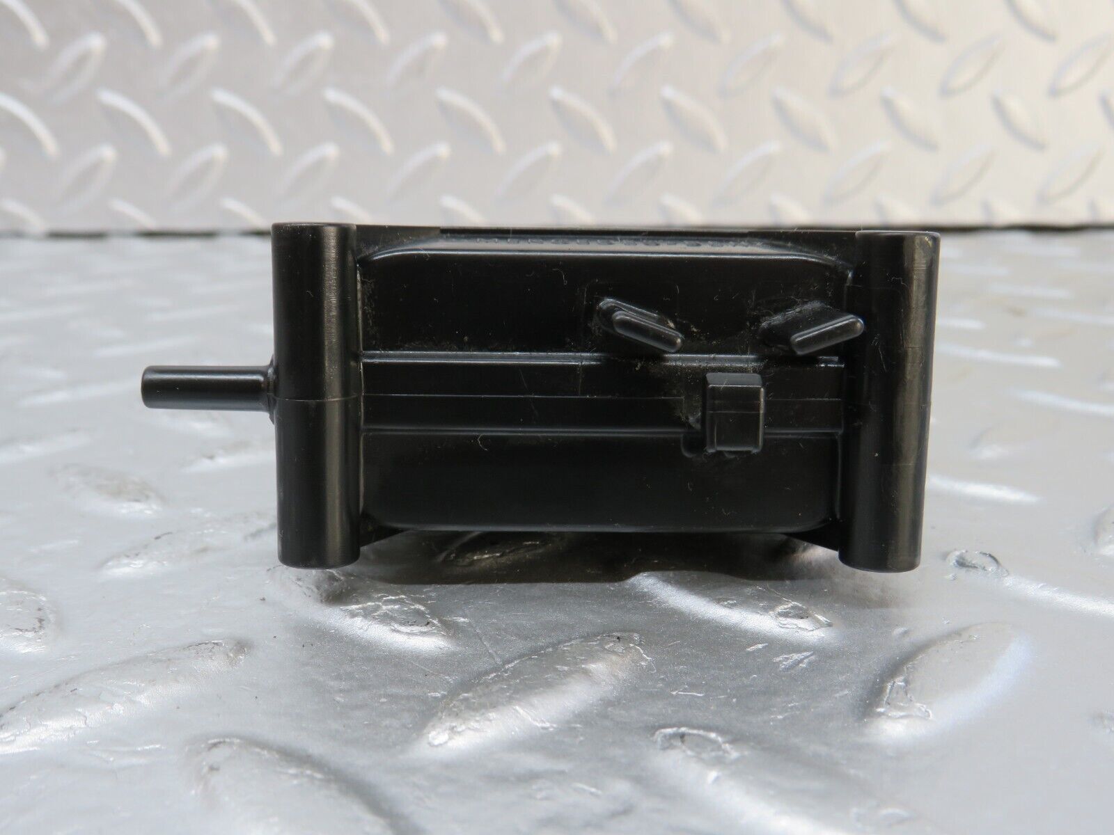 33905 Mercedes-Benz W124 260E Door Lock Vacuum Actuator Rear Left