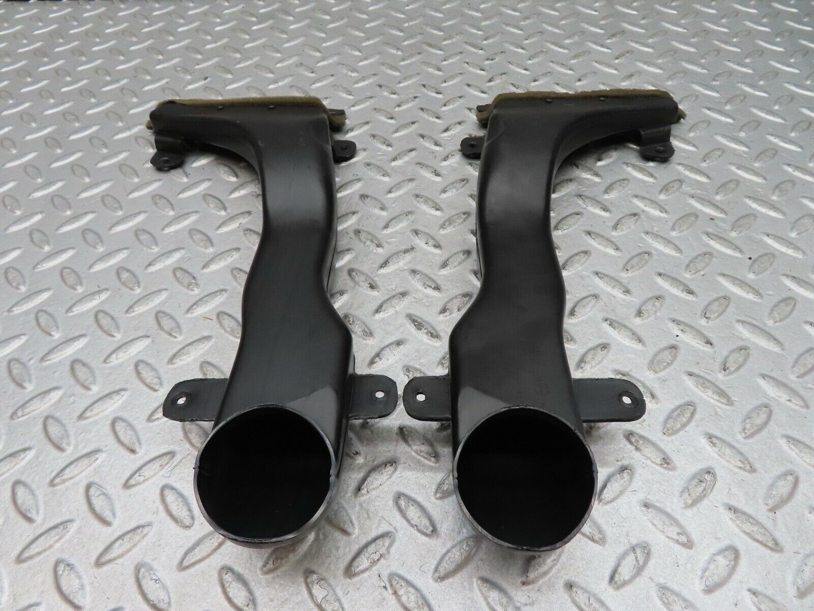 17104 Mercedes-Benz R129 300SL Coupe Front Air Vent Duct Pair