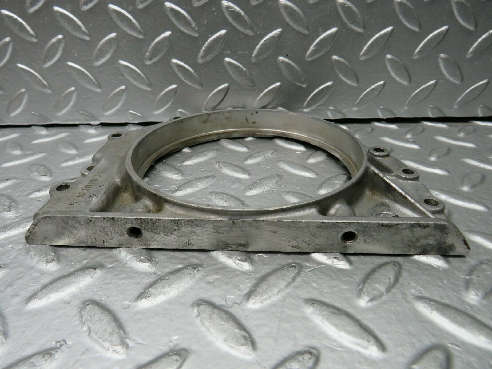 22802 Mercedes-Benz C107 450SLC Coupe Crankshaft Cover Sealing Rear