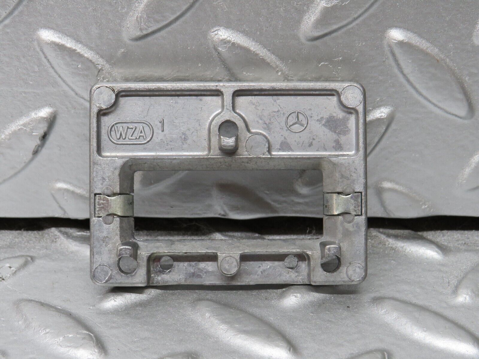 33941 Mercedes-Benz W124 260E Rear View Mirror Mount Bracket