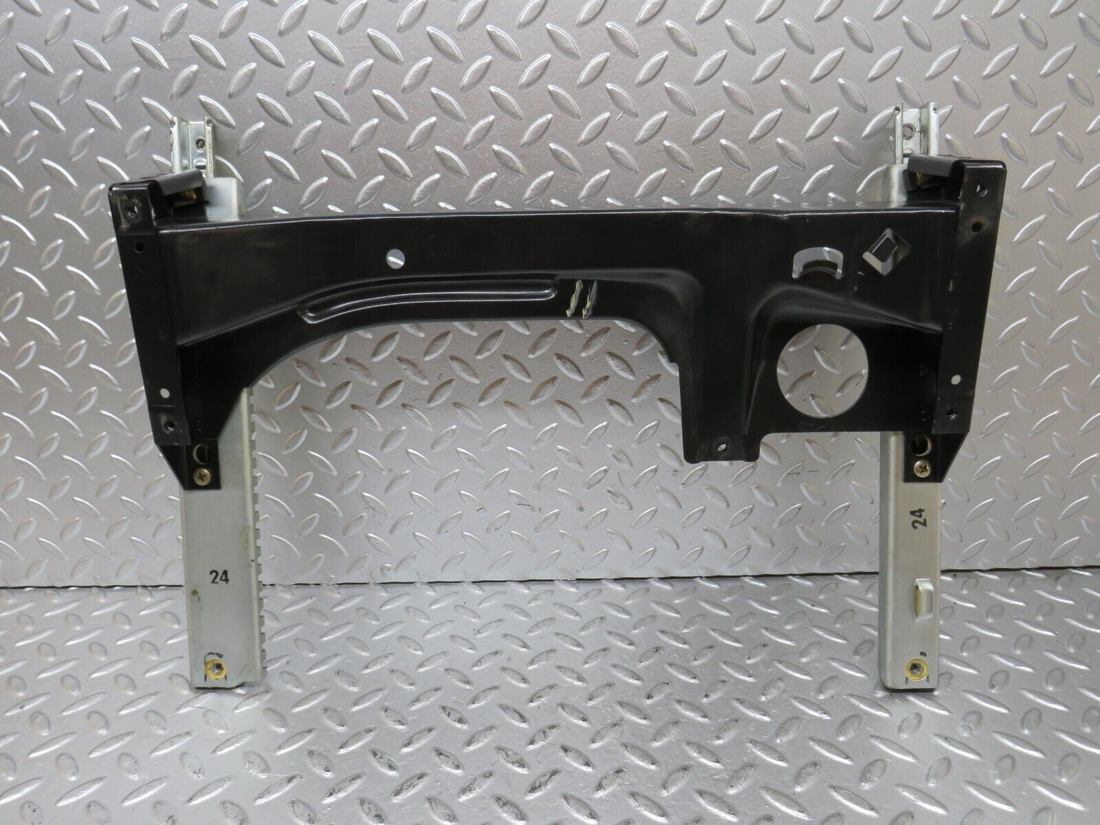 26339 Mercedes-Benz W116 450SE Front Right Seat Sliding Mechanism