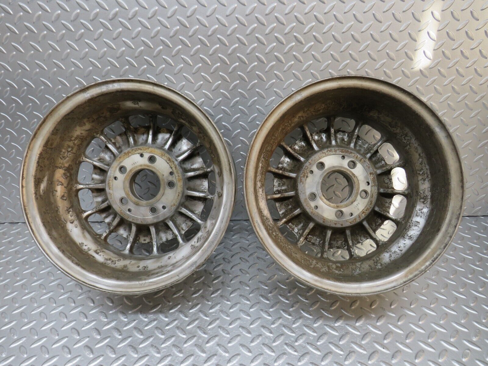 32227 Mercedes-Benz W123 Alloy Wheel Set Mexican Hat 5.5Jx14H2 ET30 1234001702