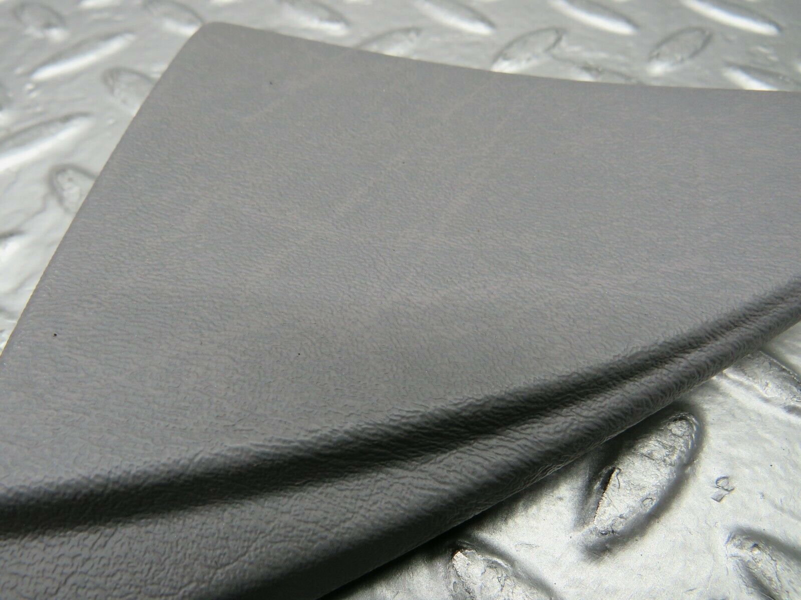 22600 Mercedes-Benz C124 E220 Coupe Mirror Triangle Cover Left 1247201711