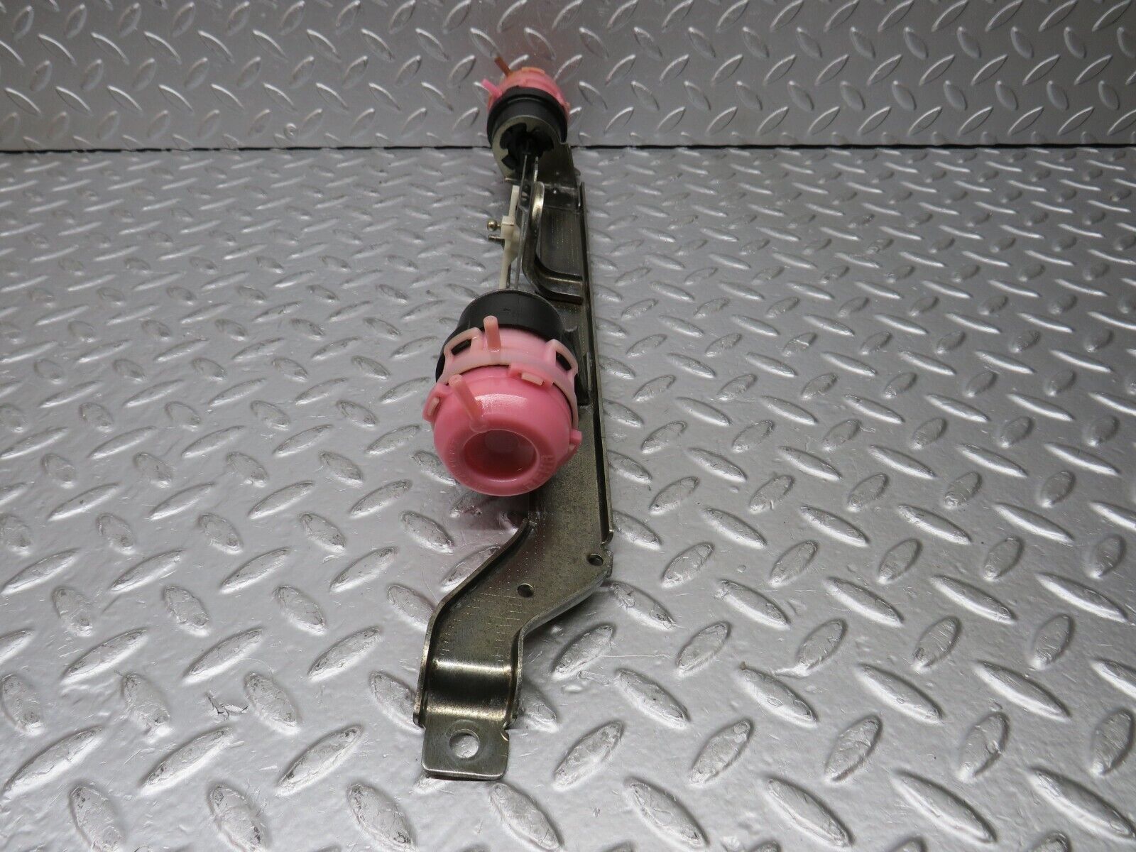 32779 Mercedes-Benz S124 300TE Wagon Heater Box Vacuum Actuator