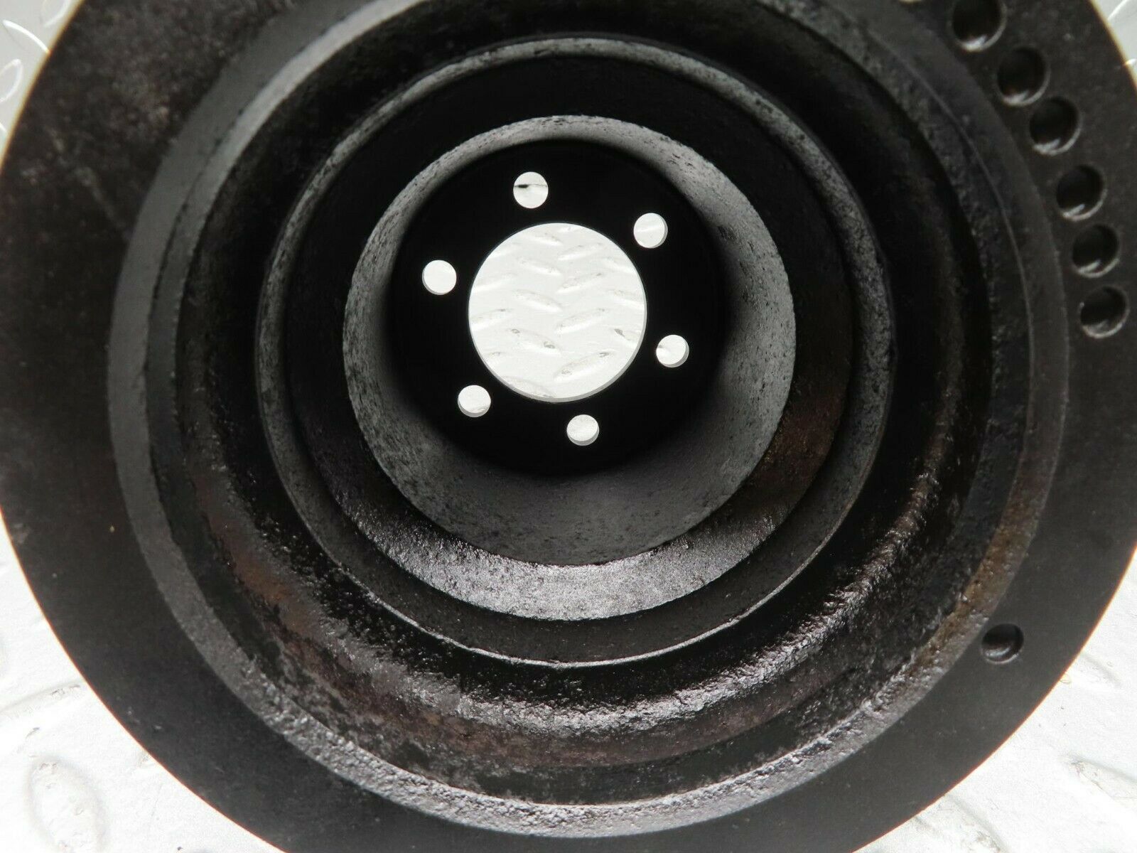 16633 Mercedes-Benz C107 380SLC Crankshaft Pulley