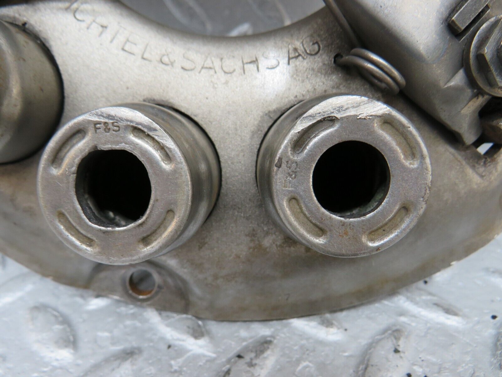 35920 Mercedes-Benz 240D OM616.912 Clutch Pressure Plate YK228KX