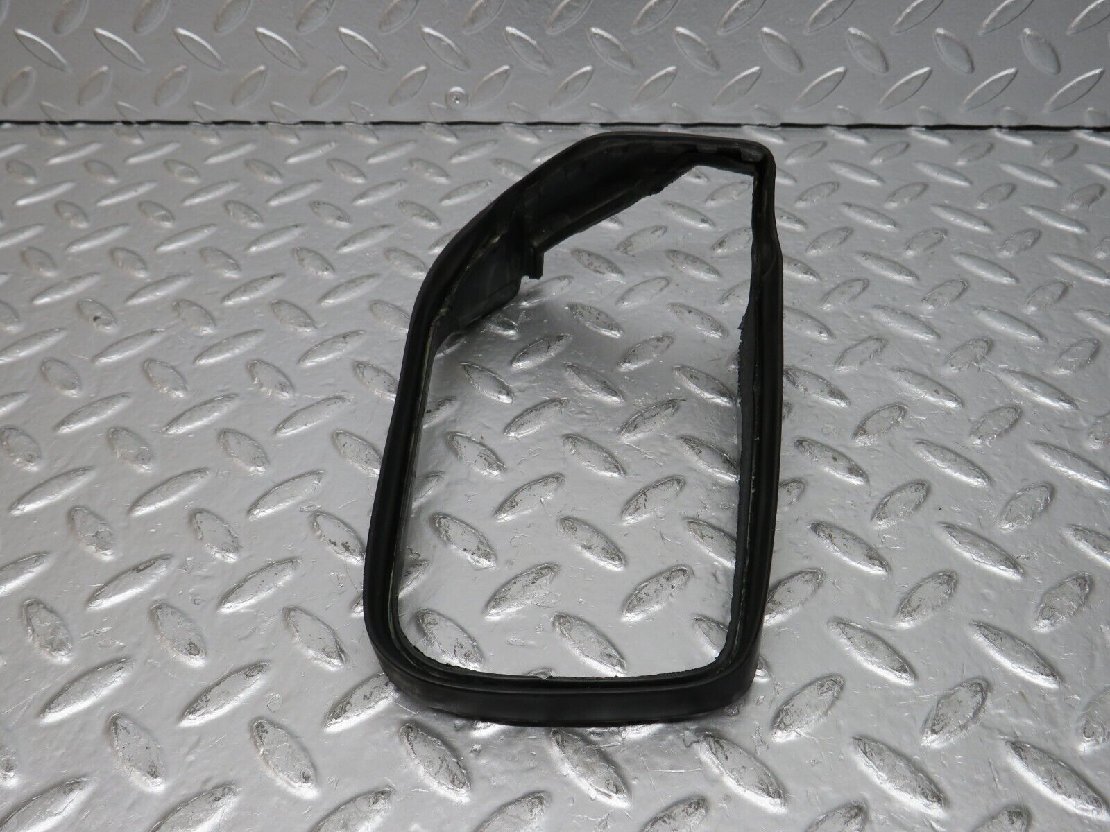 31088 Mercedes-Benz W123 200D Right Wing Mirror Rubber Seal