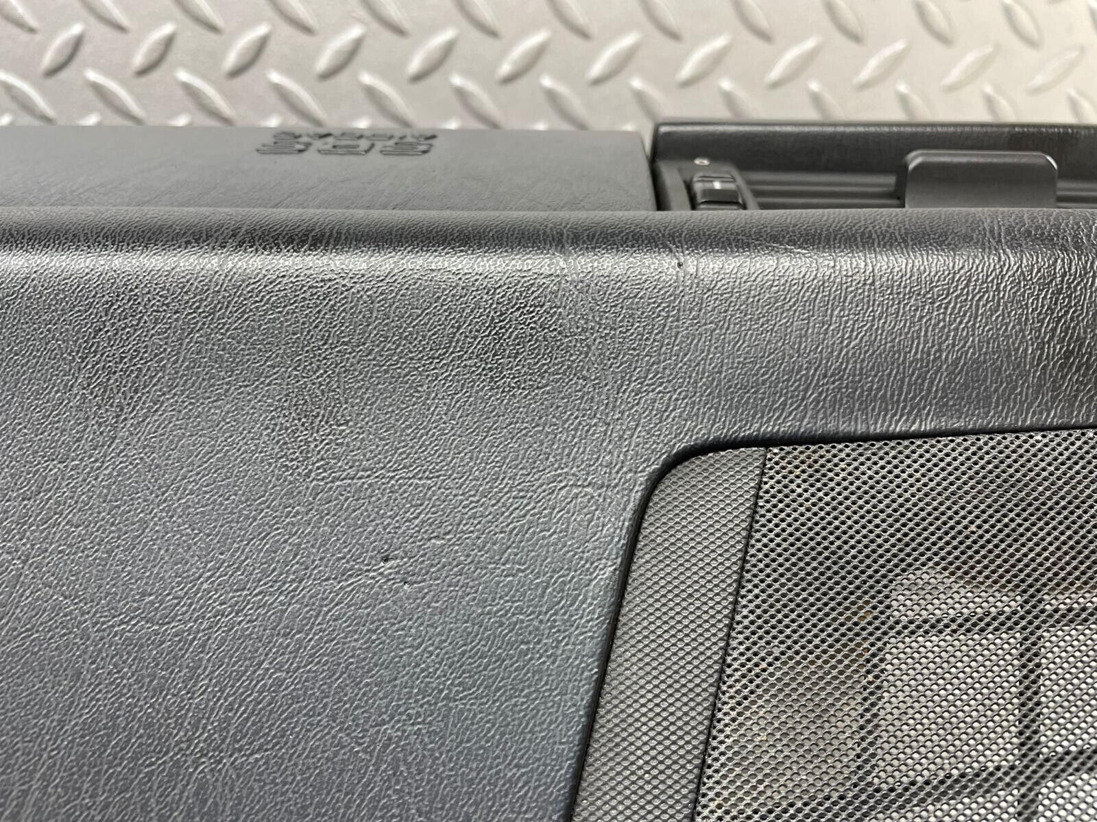 37966 Mercedes-Benz A124 320E Cabriolet Dashboard Black