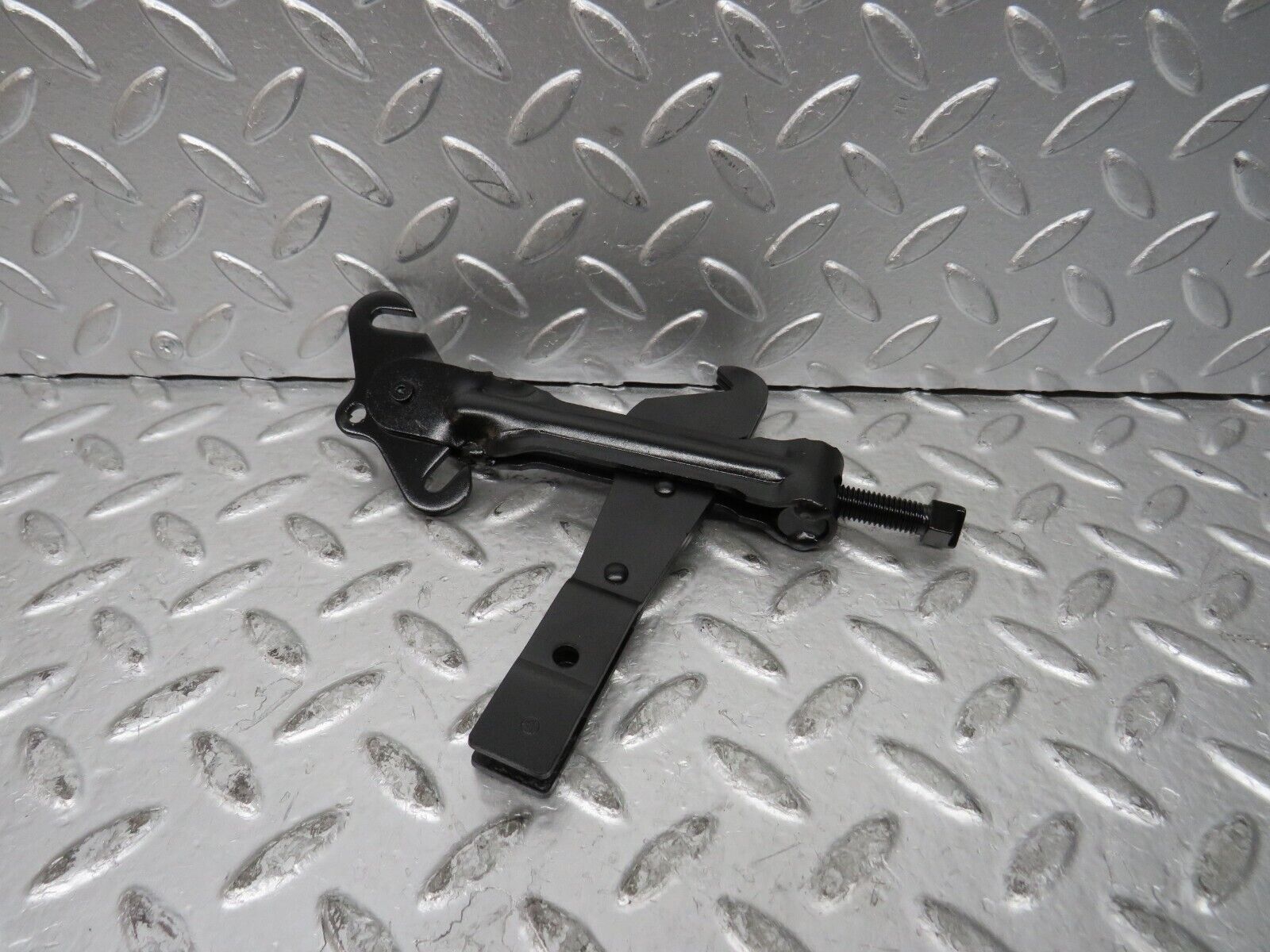 27267 Mercedes-Benz W123 280E Handbrake Adjusting Handbrake Regulator