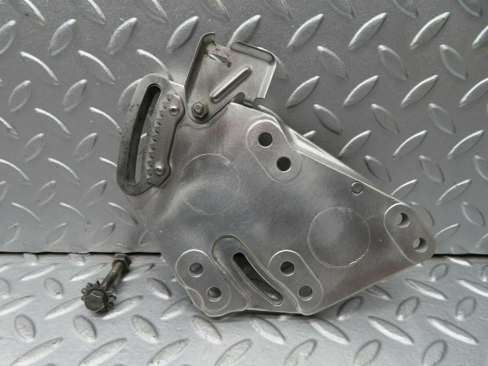 16659 Mercedes-Benz C107 380SLC Power Steering Pump Bracket 1174661141