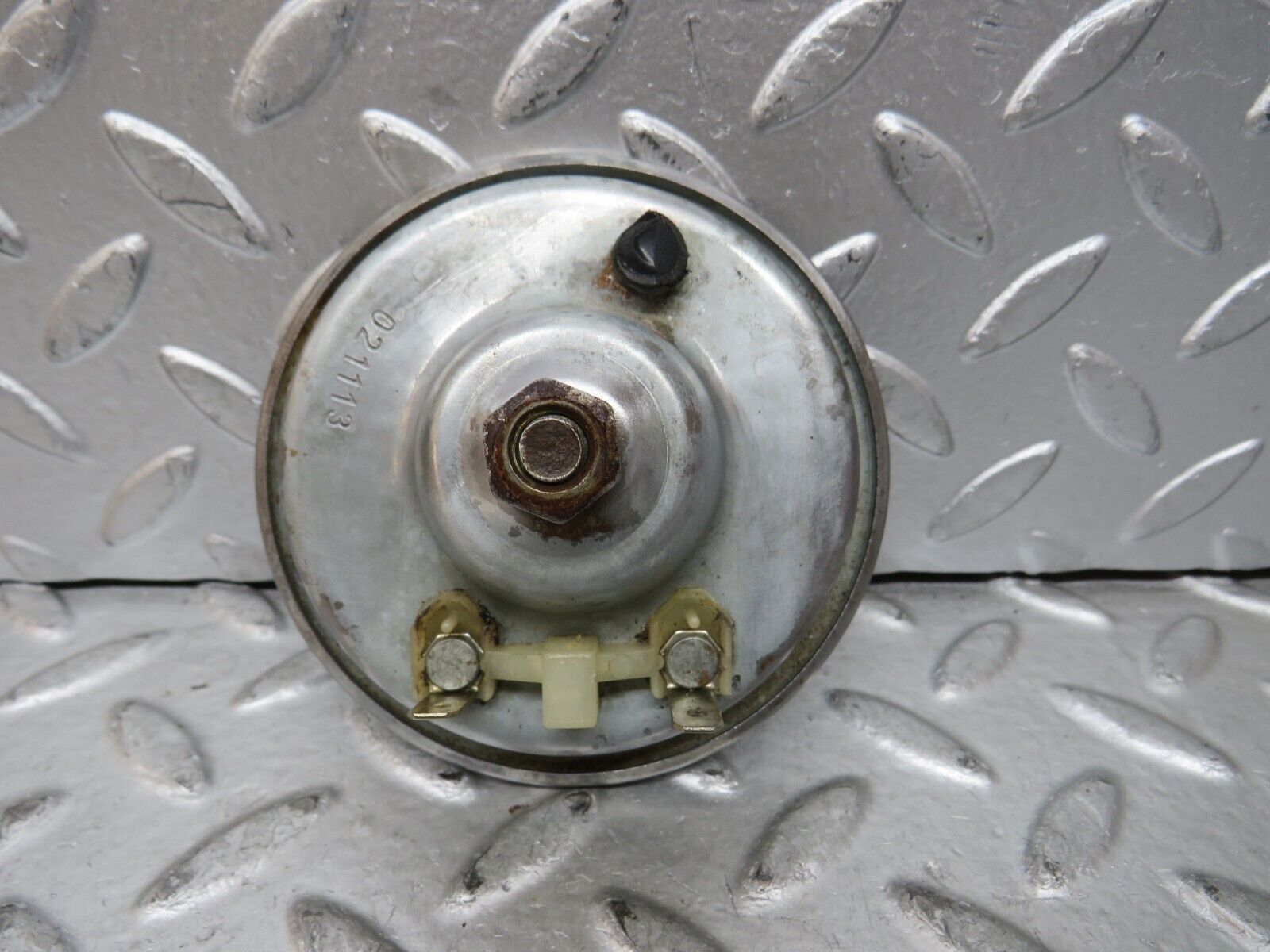 28838 Mercedes-Benz W123 230E Horn 021113