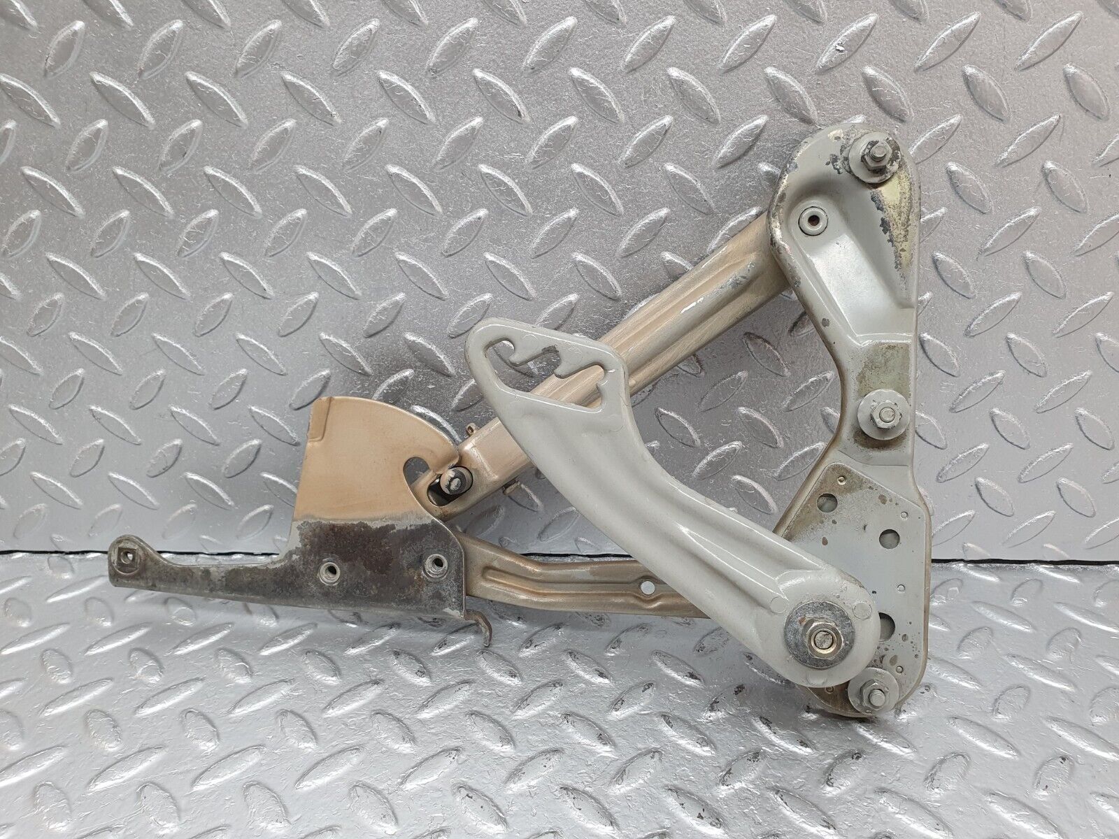 41437 Mercedes-Benz W124 200E Bonnet Hinge Right Side 1248800228 1248871074