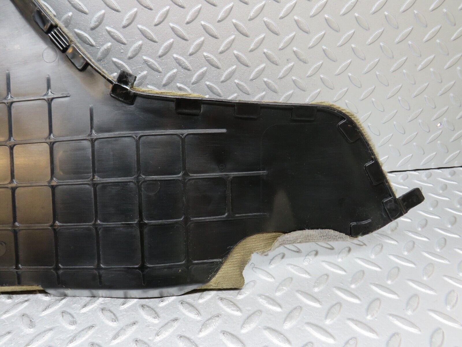 36232 Mercedes-Benz W126 420SE Centre Console Carpet Right Grey 1266831225