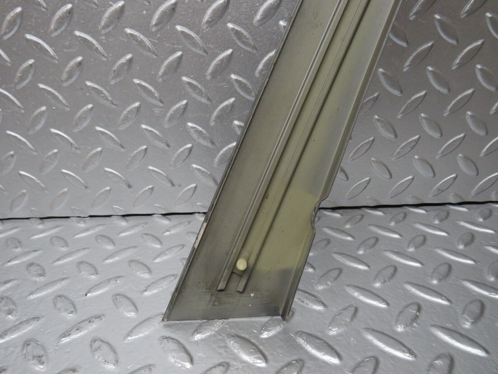 32311 Mercedes-Benz S124 300TE Wagon Front Right Door Exterior Frame Trim