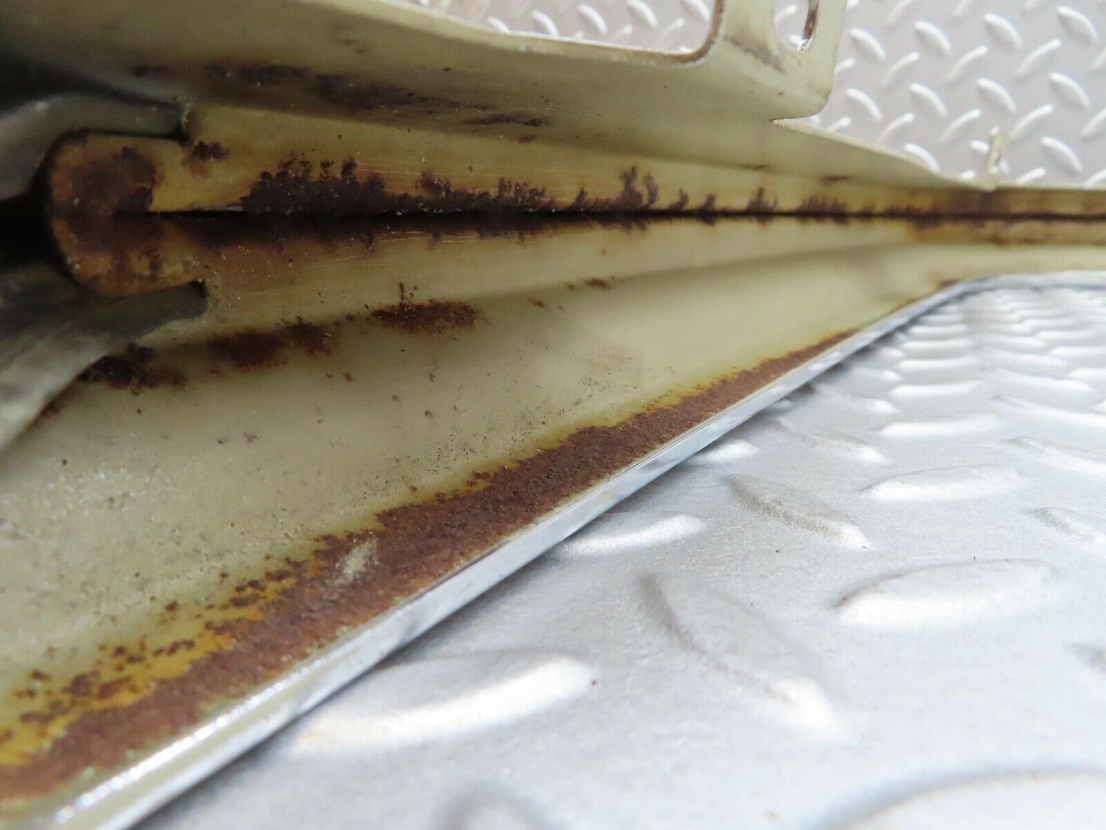 14312 Mercedes-Benz W116 350SE Rear Right Upper Bumper Chrome 1168800871