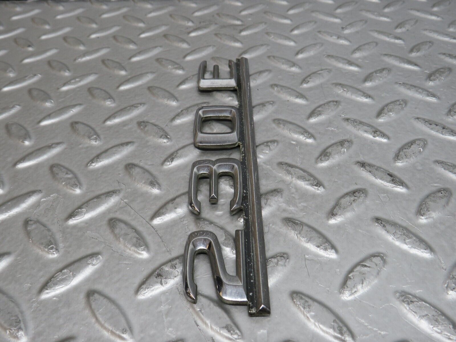 29469 Mercedes-Benz W124 230E Trunk Lid Badge Emblem