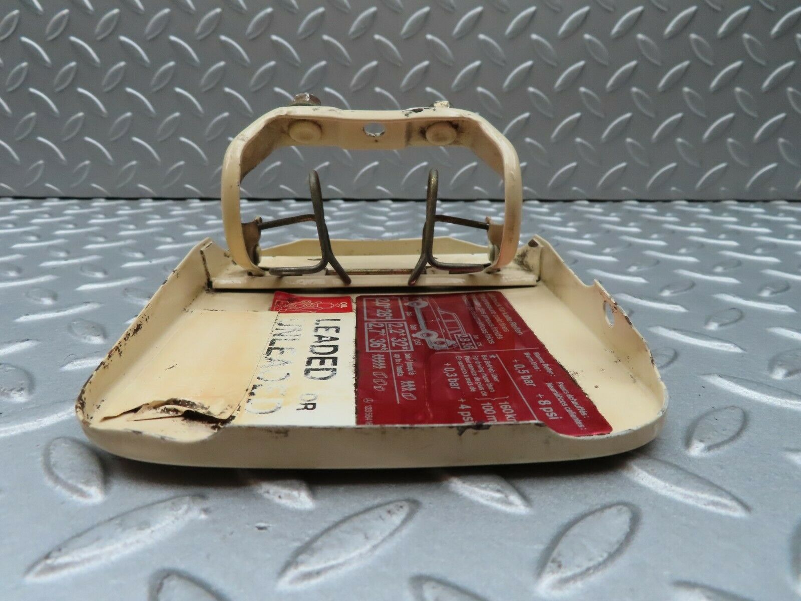 3989 Mercedes-Benz S123 200T Wagon Fuel Tank Flap Cap 1235841639