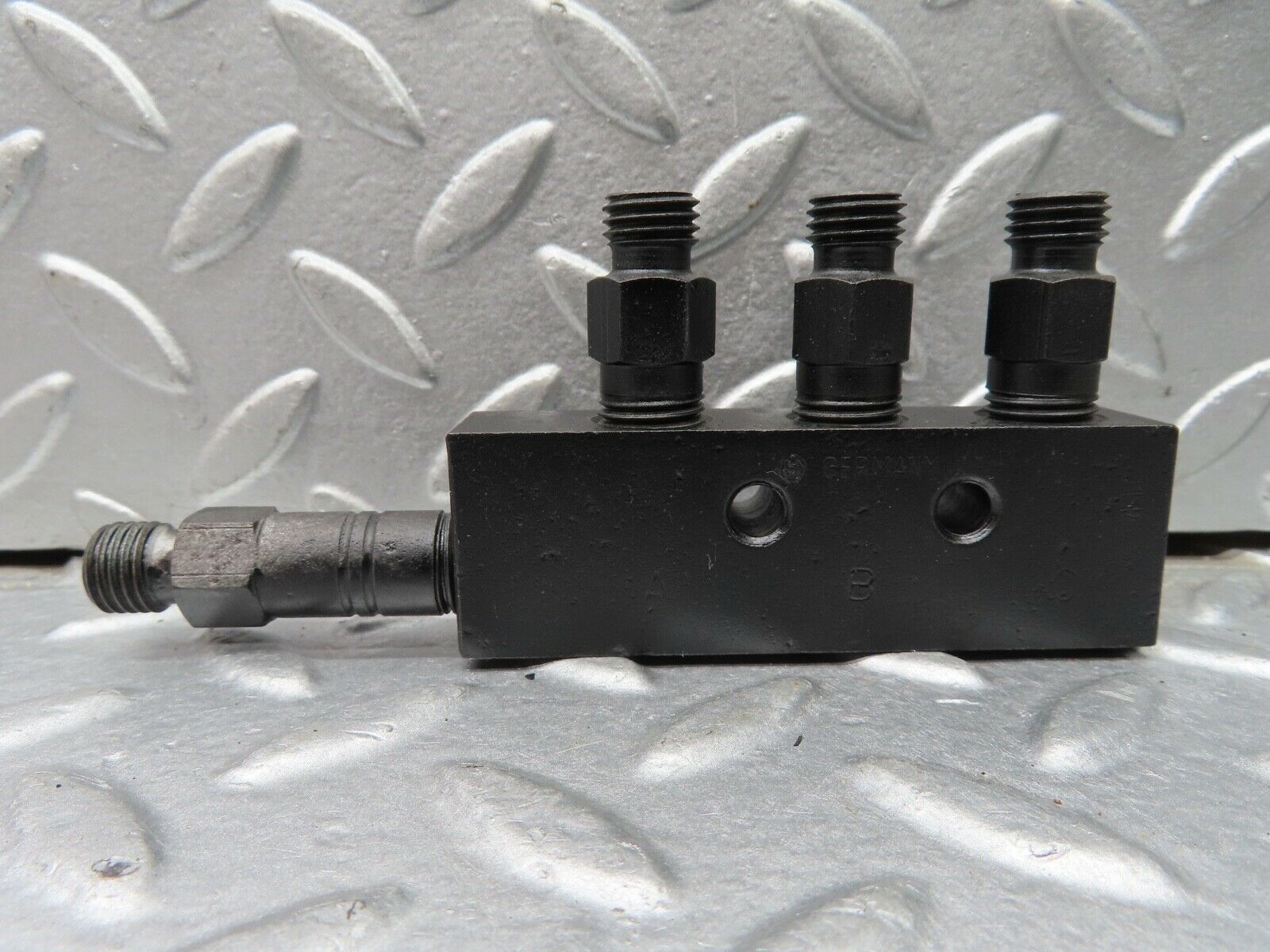 18311 Mercedes-Benz W111 220SE Coupe Fuel Injection Distributor EPVT1P1Z