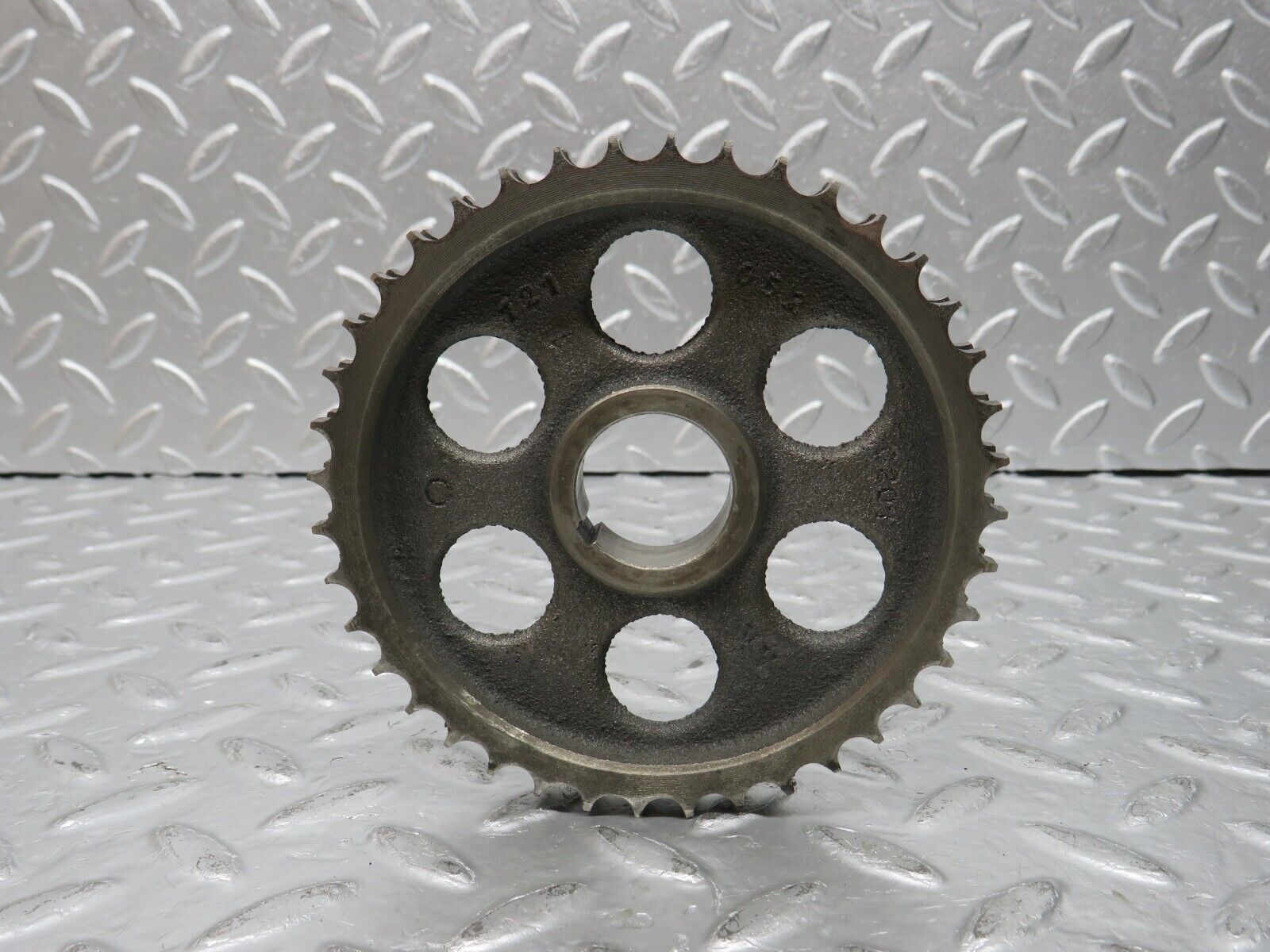 31067 Mercedes-Benz W123 200D Camshaft Timing Gear 1210520201