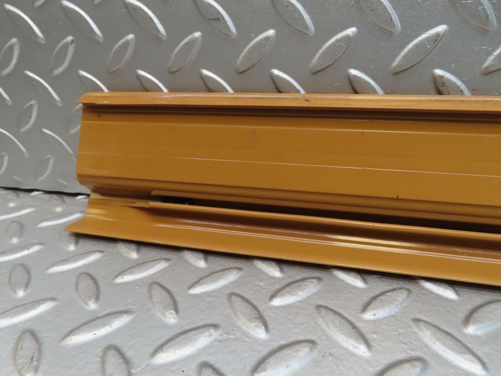15854 Mercedes-Benz W123 280E Rear Right Door Sill Trim Beige