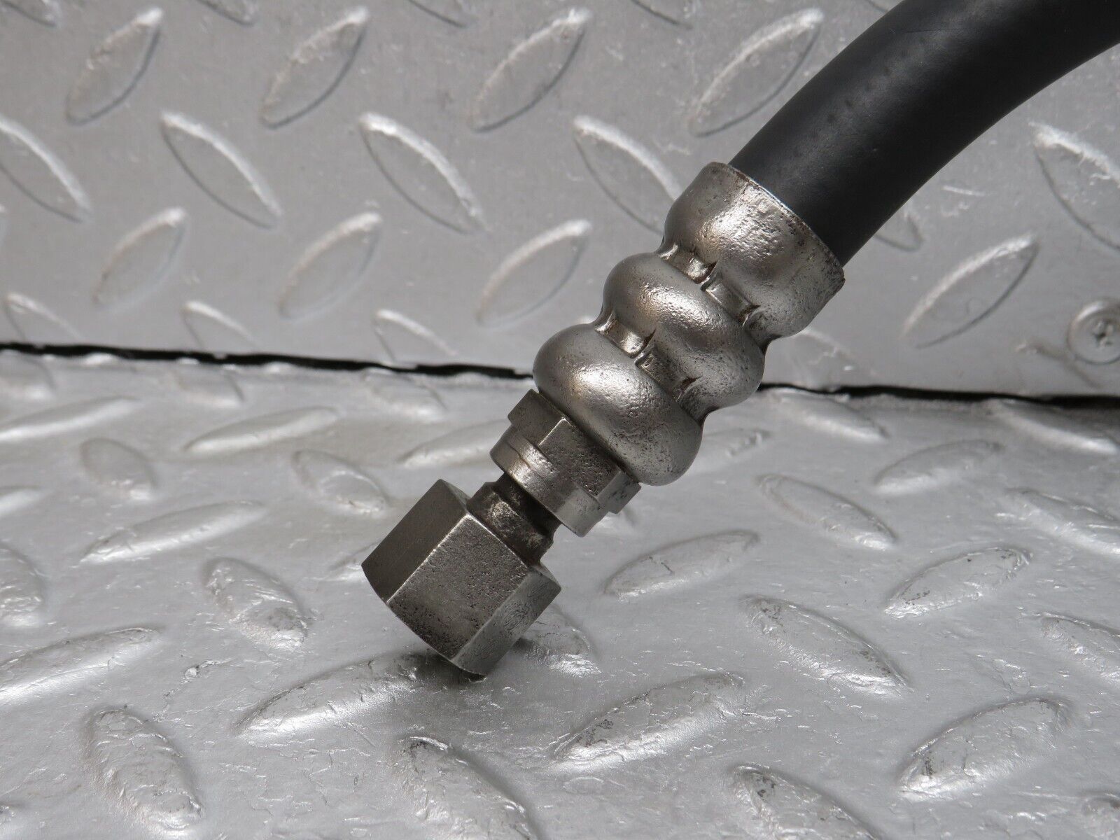 38158 Mercedes-Benz A124 320E Cabriolet Power Steering Hose Pipe 1244663581