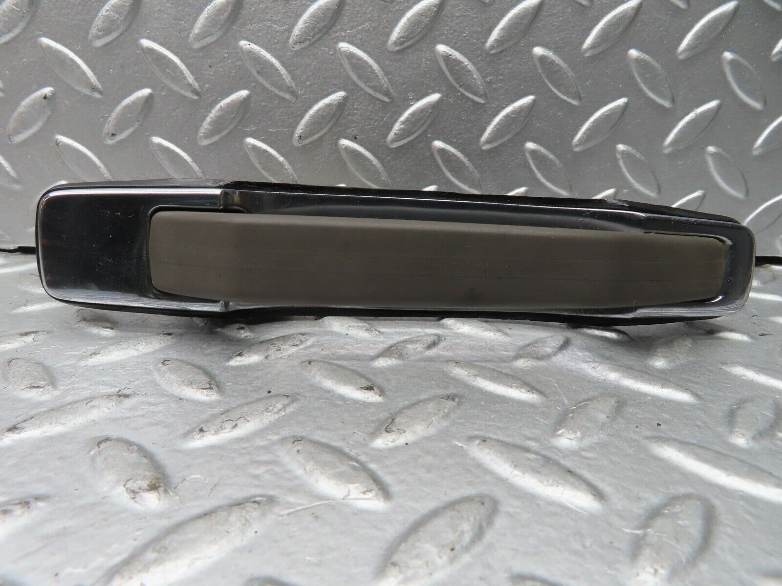 21541 Mercedes-Benz W126 300SE Rear Exterior Door Handle 1267608159