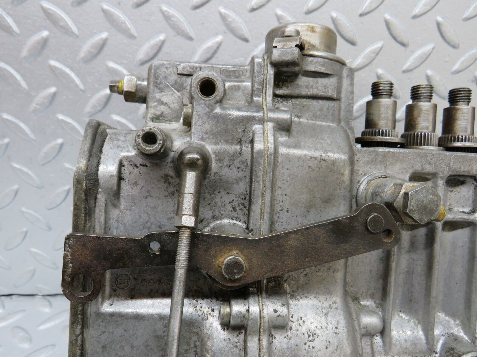 35930 Mercedes-Benz 240D OM616.912 Fuel Injection Pump 6160704101 0400074989