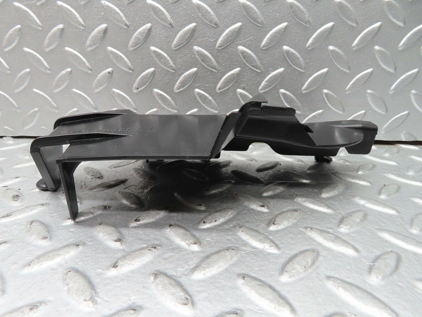 21627 Mercedes-Benz W126 300SE Front Left Door Lock Inner Cover 1267230308