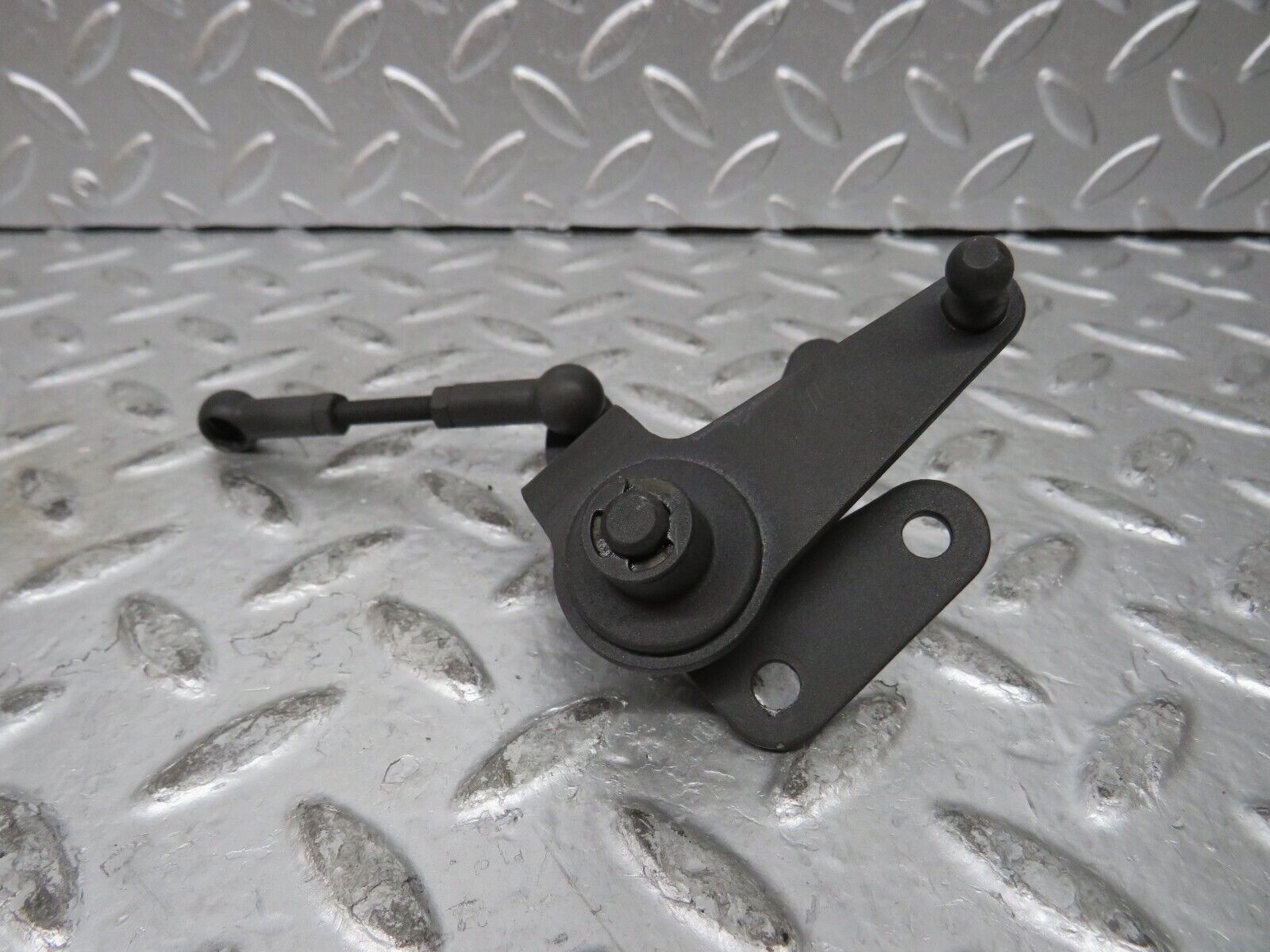 27448 Mercedes-Benz W123 280E Throttle Linkage