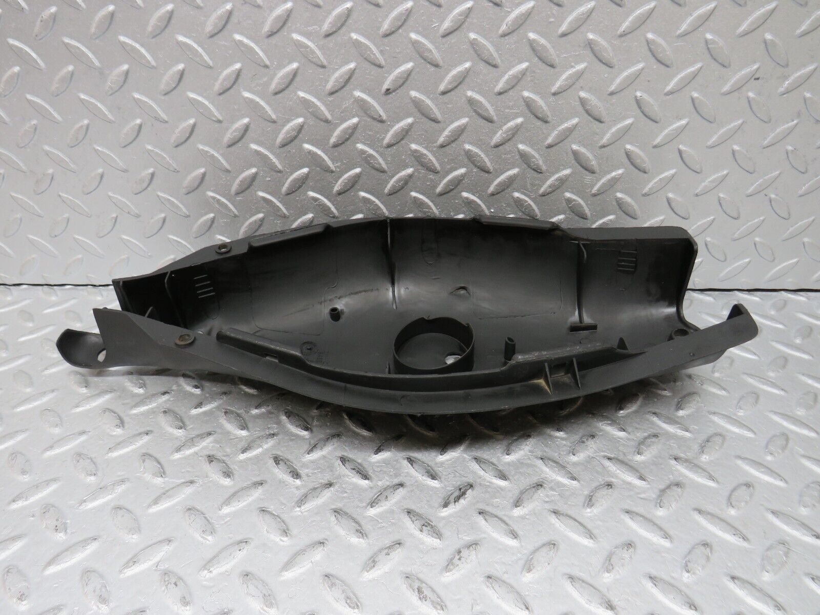 36460 Mercedes-Benz W201 190E 2.0L Rear Control Arm Cover 1243520088